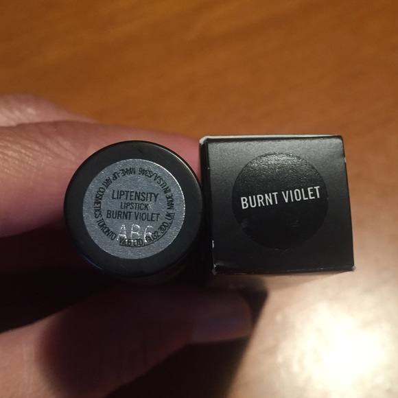 MAC Liptensity Lipstick - Picture 10 of 13